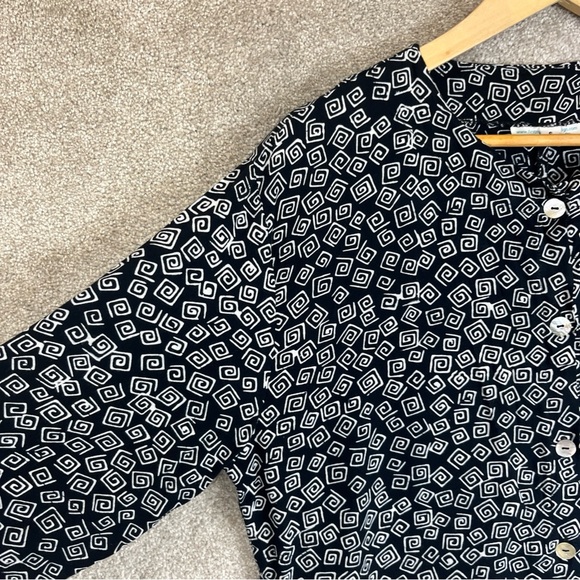 First Mountain Design Shirt Womens Small Black White 3/4 Sleeve Button- 2020* - Picture 6 of 11